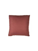 Almofada-renda-rosa-fundo-escarlate