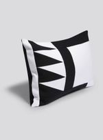 Almofada-triangulos-preto-e-branco