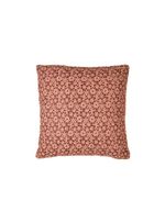 Almofada-renda-rosa-fundo-escarlate
