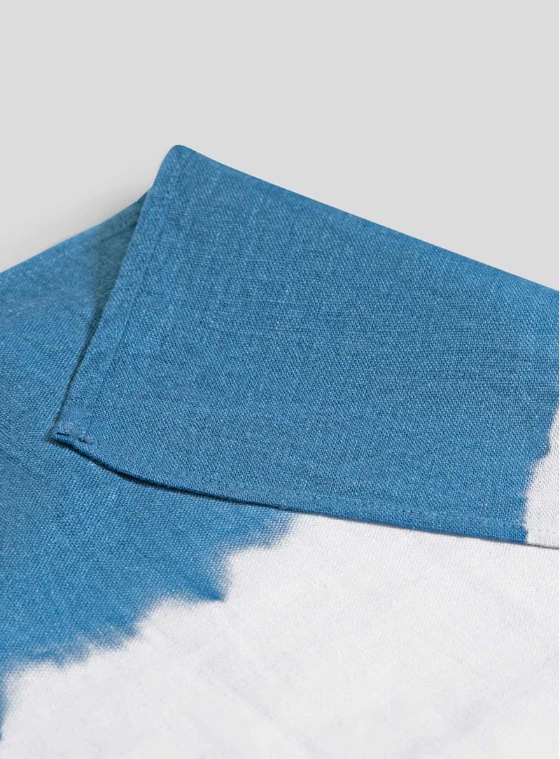 Caminho-de-mesa-tie-dye-azul-e-branco