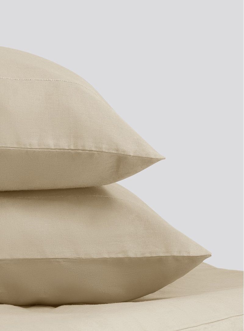 Capa-de-edredom-cama-bege-017