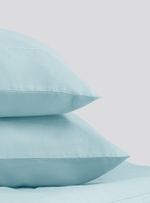 Capa-travesseiro-cama-azul-claro-007
