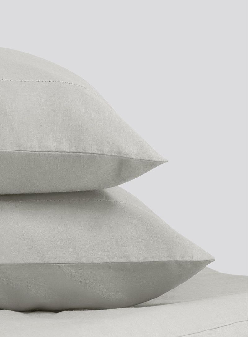 Capa-travesseiro-cama-cinza-013
