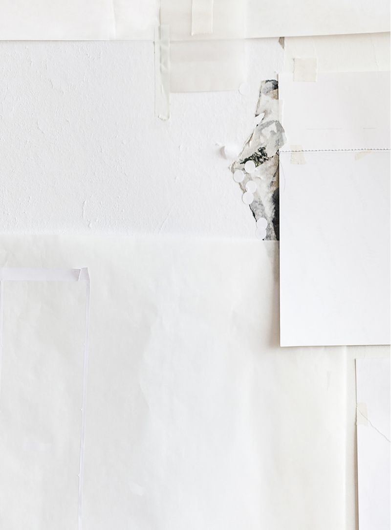 Painel-de-parede-colagem-papeis-brancos-branco
