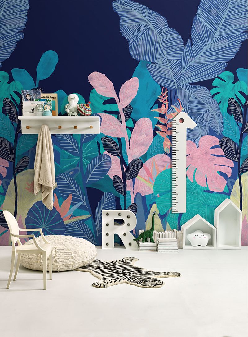 Painel-de-parede-floresta-tropical-azul-escuro-e-rosa