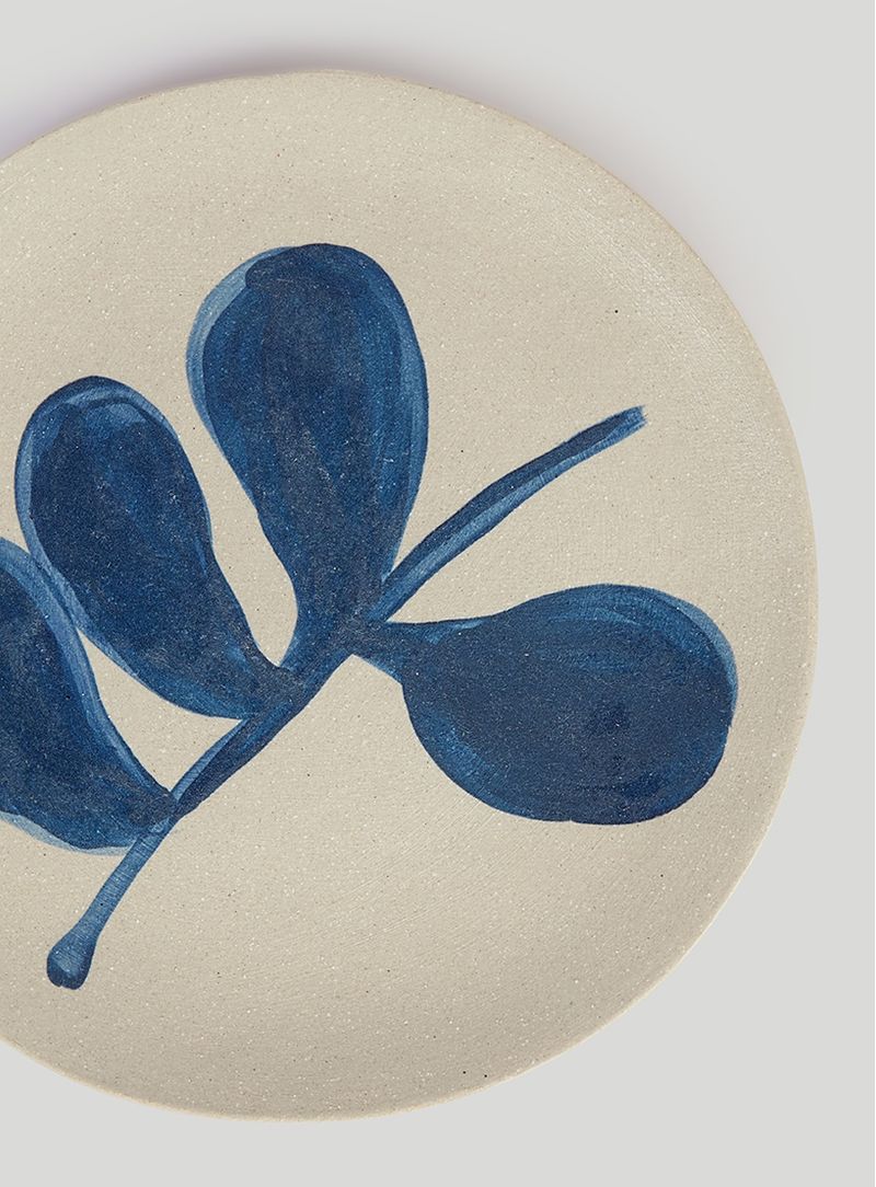Prato-ceramica-sobremesa-iii-branco-e-azul