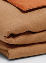 Peseira-bicolor-cama-laranja-e-ocre