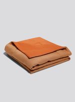 Peseira-bicolor-cama-laranja-e-ocre