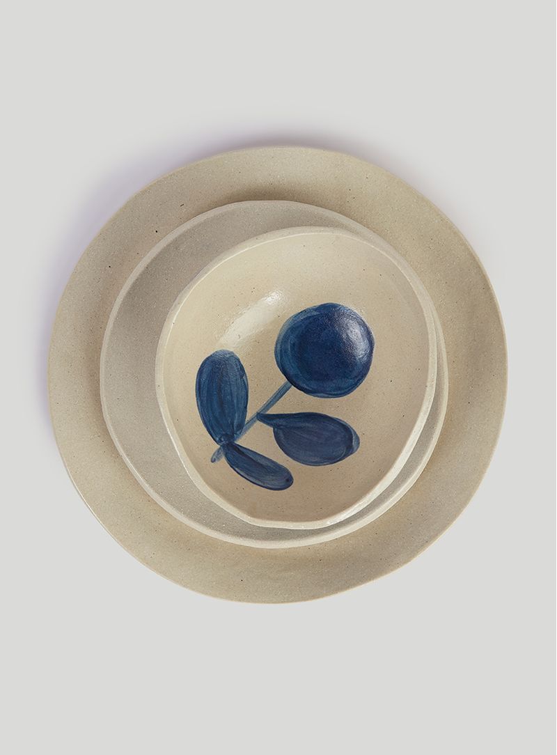Prato-ceramica-refeicao-iv-branco-e-azul