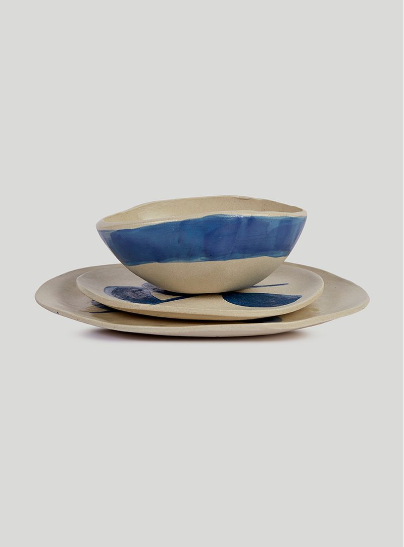 Prato-ceramica-sobremesa-iii-branco-e-azul