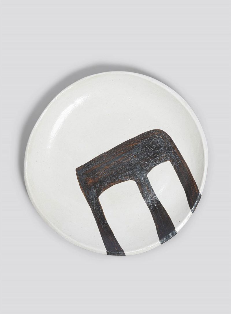 Prato-ceramica-sobremesa-tracos-iii-branco-e-preto