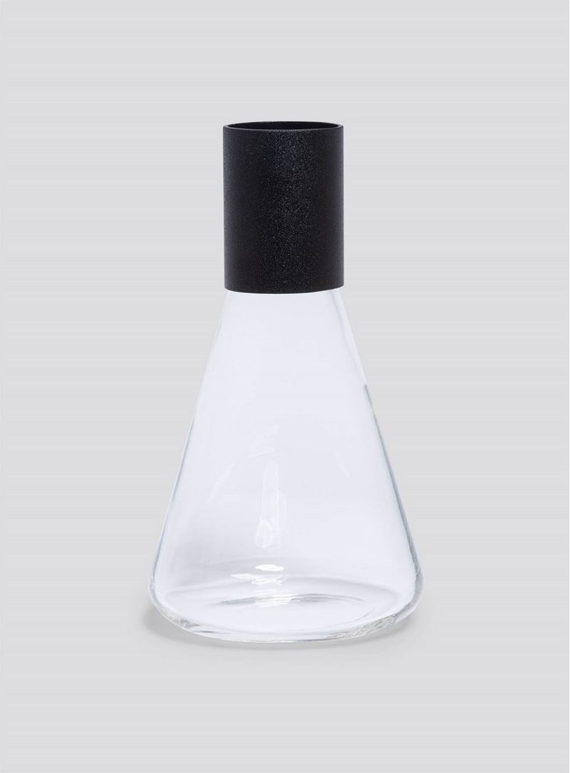 Vaso-piramide-p-preto