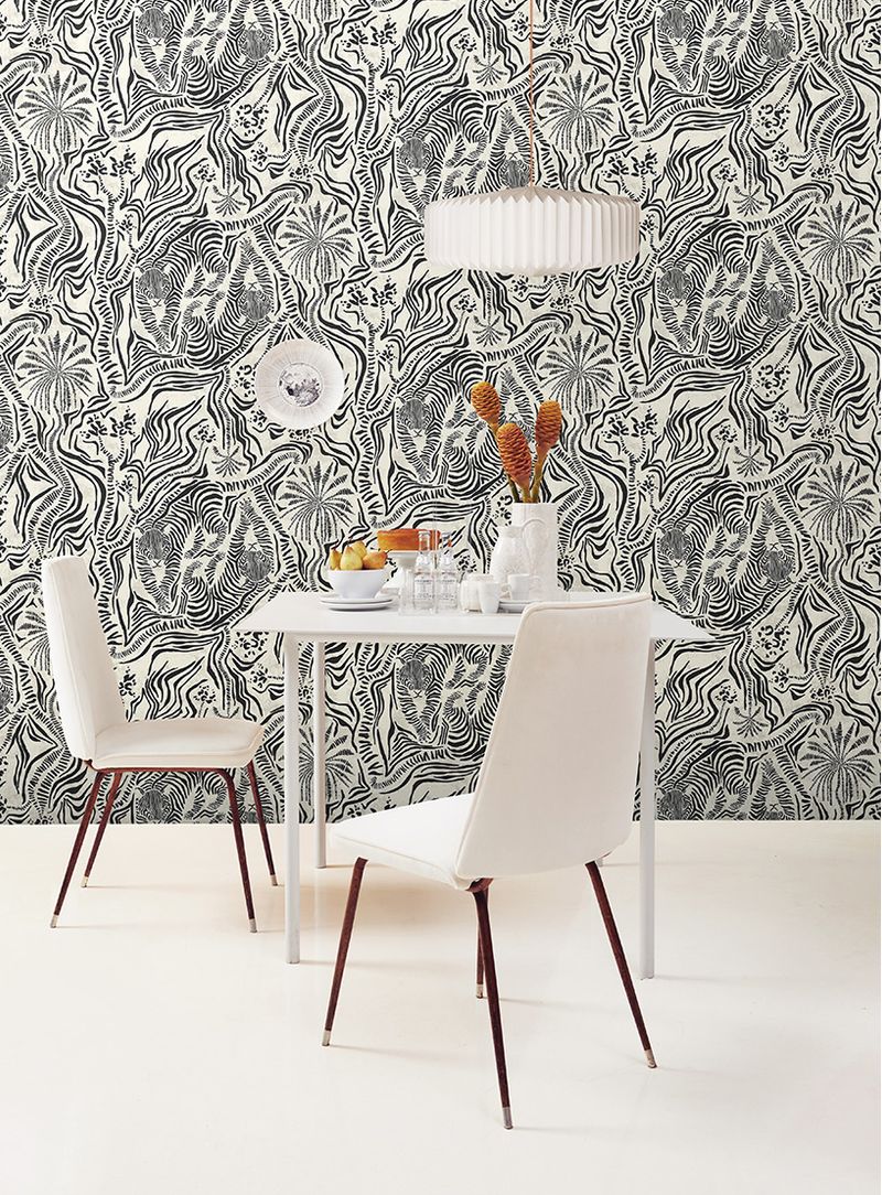 Papel-de-parede-not-wet-but-wild-off-preto