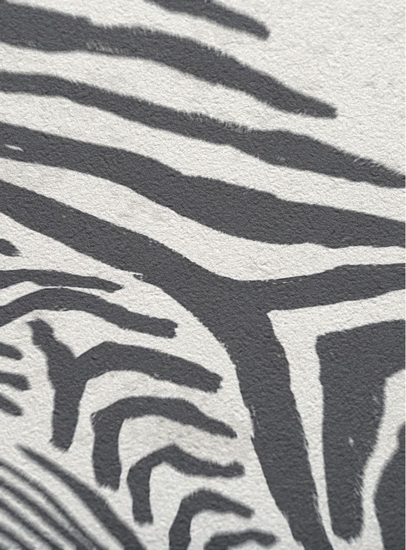 Papel-de-parede-not-wet-but-wild-off-preto