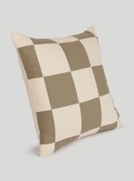 Almofada-patchwork-xadrez-manteiga-e-bege