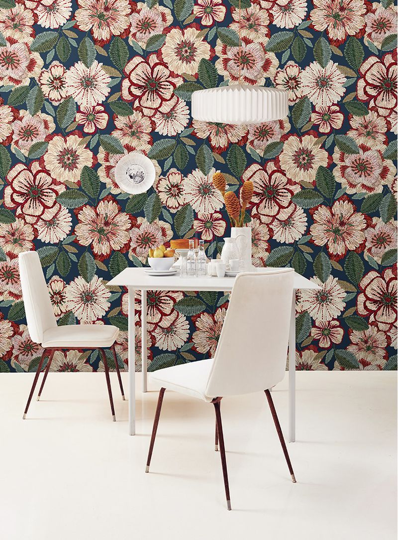 Papel-de-parede-jardineira-bege-e-vermelho
