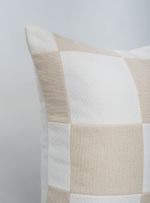 almofada-patchwork-xadrez-off-e-branco