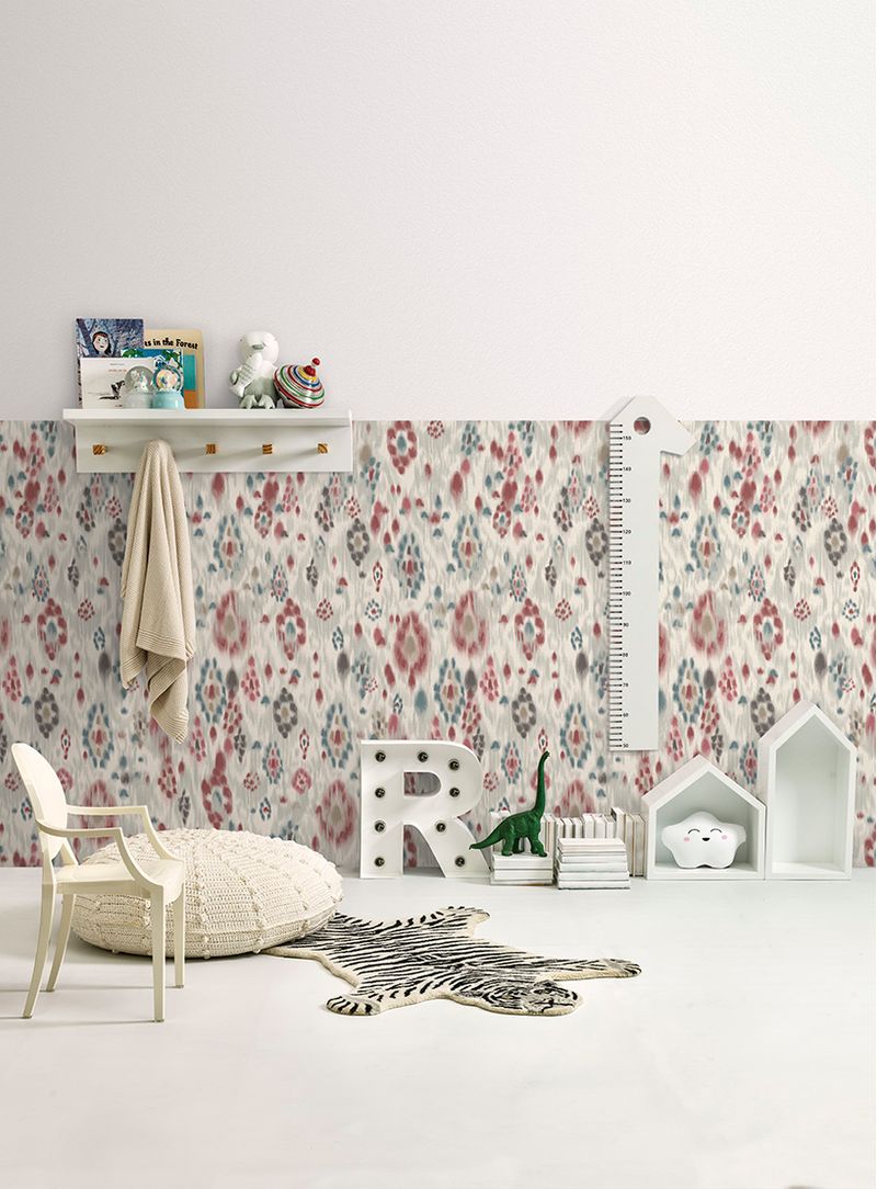 papel-de-parede-ikat-contemporaneo-vermelho-azul-e-marrom