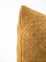 Almofada-trama-de-couro-Ocre