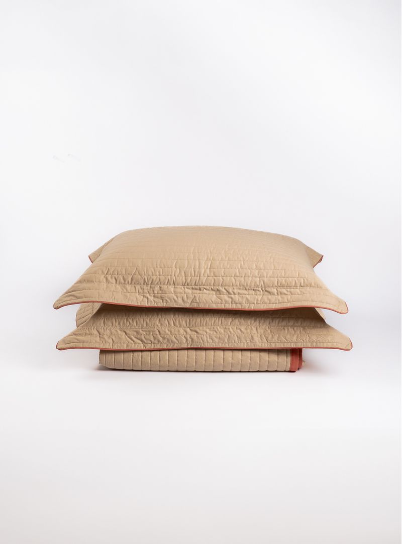Colcha-Matelasse-lisa-bege-vies-telha