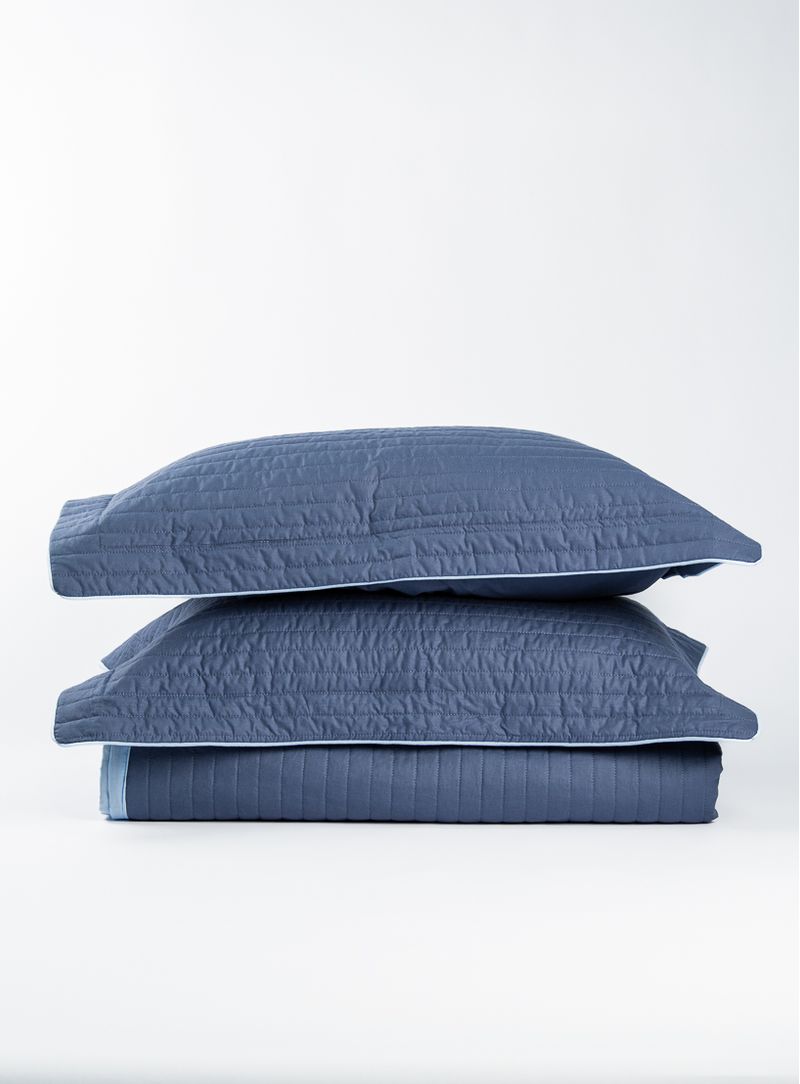 Colcha-Matelasse-lisa-azul