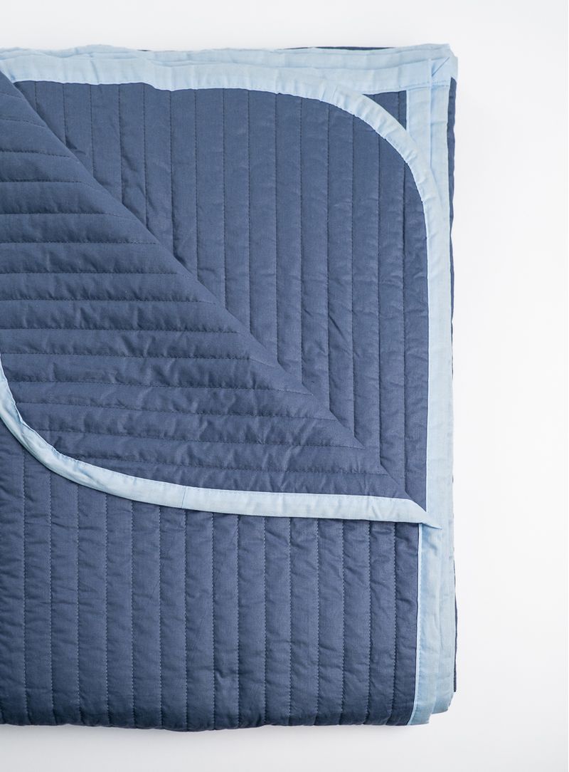 Colcha-Matelasse-lisa-azul