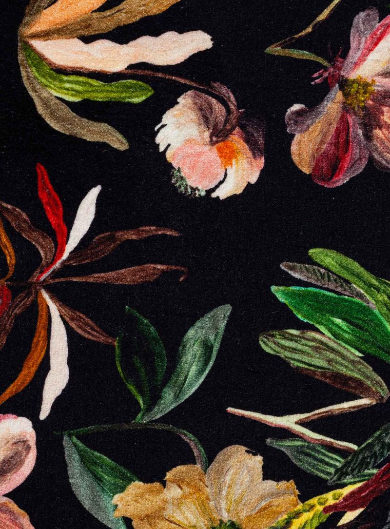 Tecido-estampado-flores-imaginarias-preto