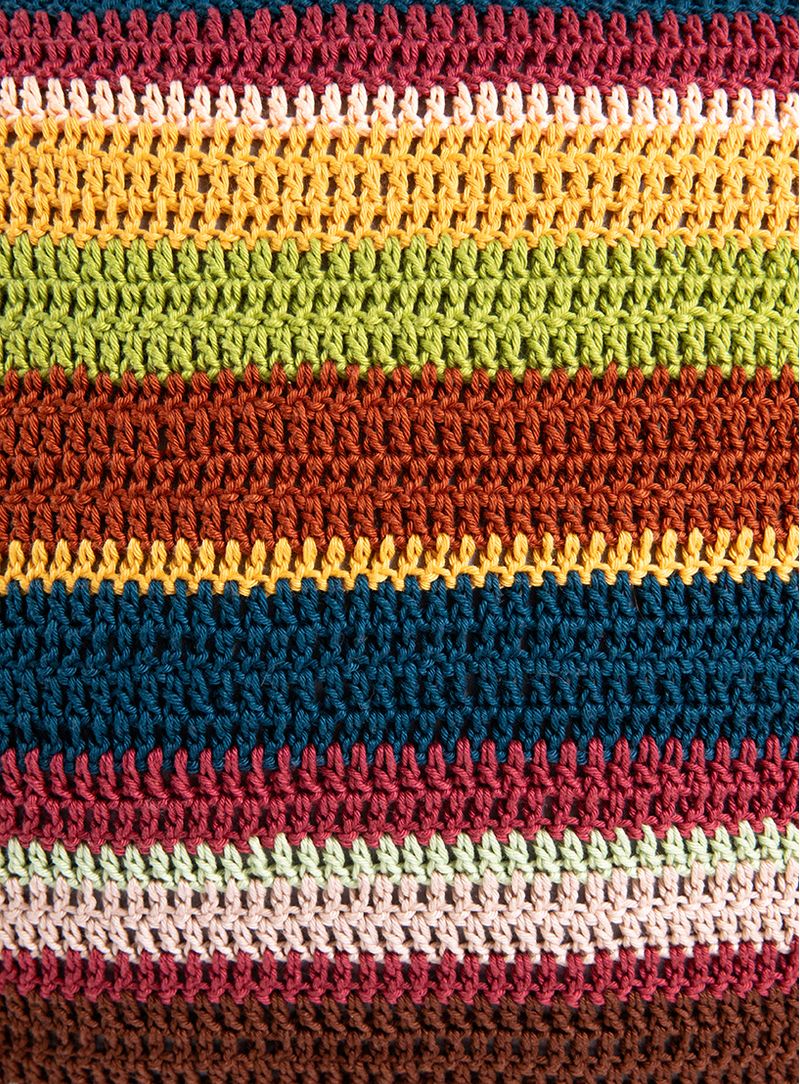 Almofada-listras-croche-colorida