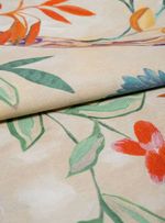 tecido-estampado-floral-bege-vermelho-verde-e-azul
