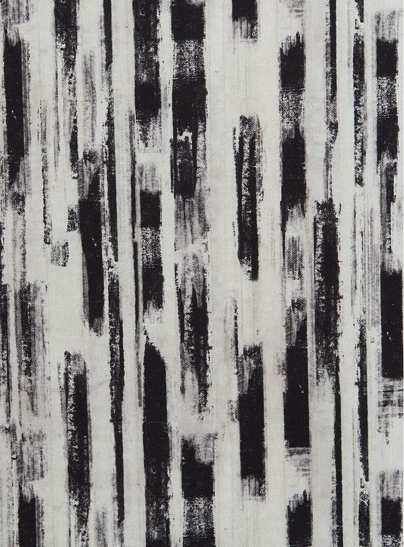 Tecido-estampado-fragmentos-off-white-e-preto