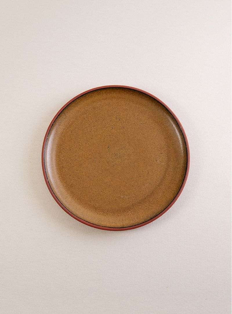 Prato-Raso-terracota-ceramica-esmalte-amarelo-ferrugem