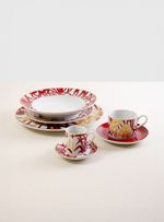 Xicara-De-Cafe-Com-Pires-Jardim-Vermelho-e-Dourado