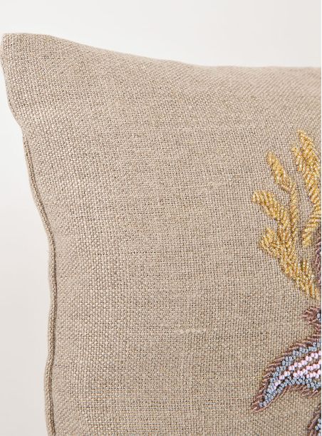 Almofada bordada miçanga flor vitória