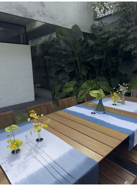 Caminho de mesa tie dye azul e branco